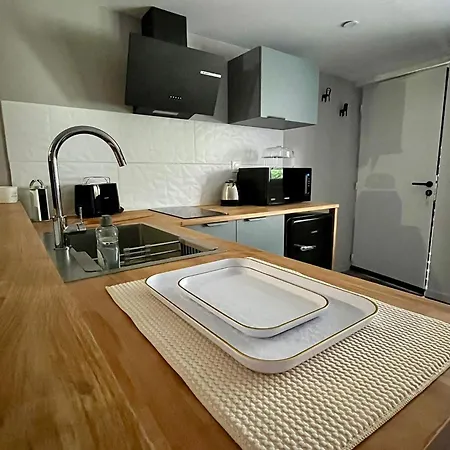 Confortable Et Accessible Apartment
