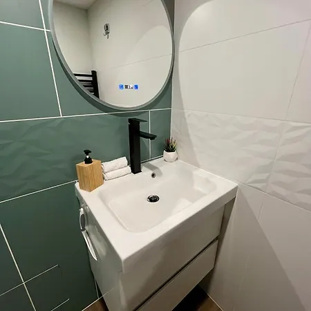Confortable Et Accessible Apartment